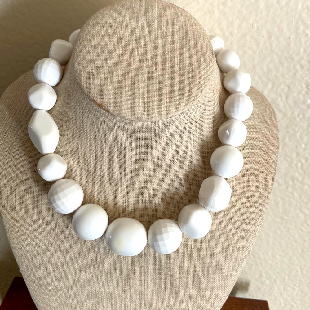Vintage 80s White FAT Hard Plastic Necklace